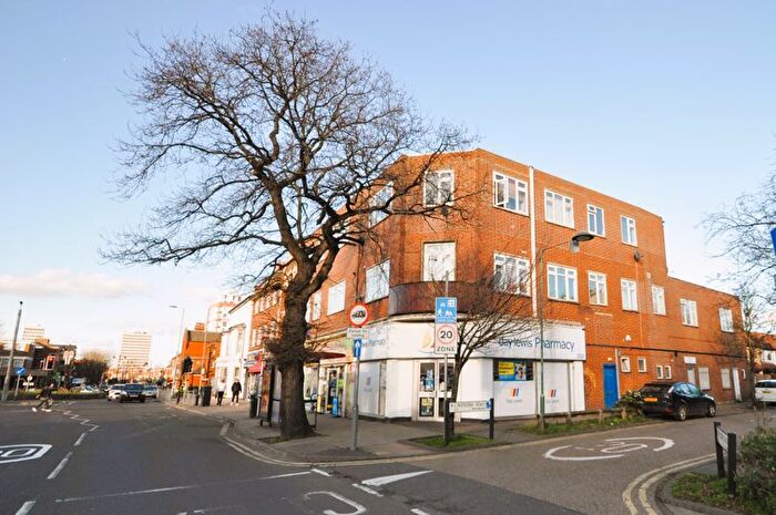 2 Bedroom Flat To Rent In Malden Road, New Malden, KT3