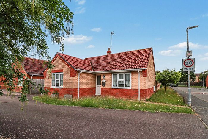 2 Bedroom Bungalow For Sale In Lacey Close, Watlington, PE33