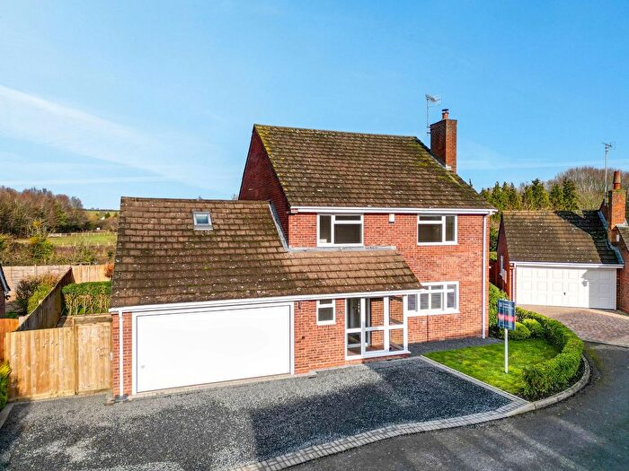 5 Bedroom Detached House For Sale In Butt Furlong, Fladbury, WR10