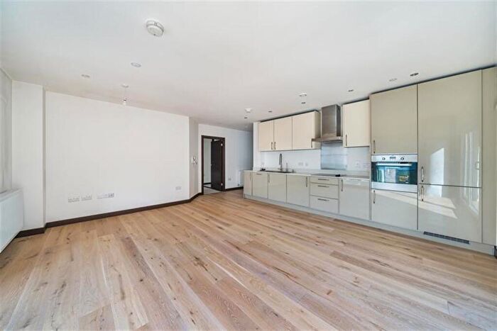 2 Bedroom Flat To Rent In Bedroom Property In Darlington House, Peterborough, PE2