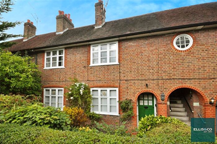 1 Bedroom Apartment To Rent In Addison Way, Golders Green, NW11
