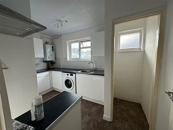 2 Bedroom Flat To Rent In Carshalton Road, Sutton, Surrey, SM1