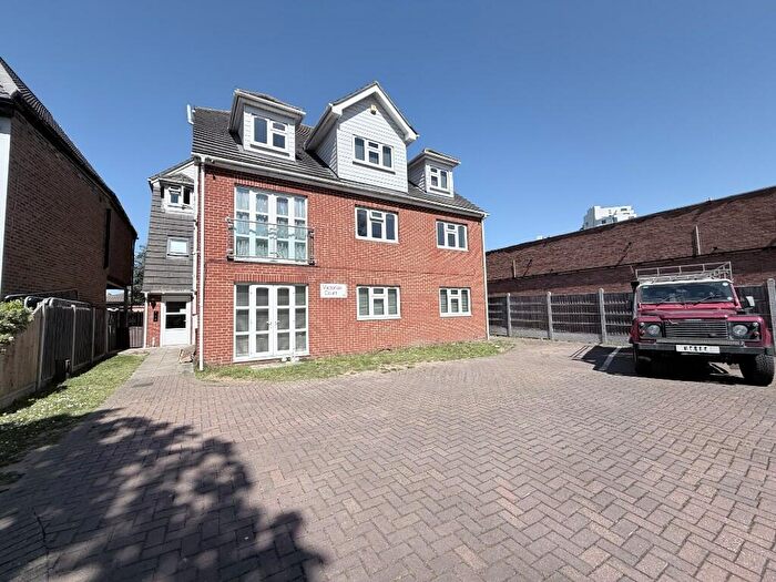 2 Bedroom Flat To Rent In Mawney Road, Romford, RM7