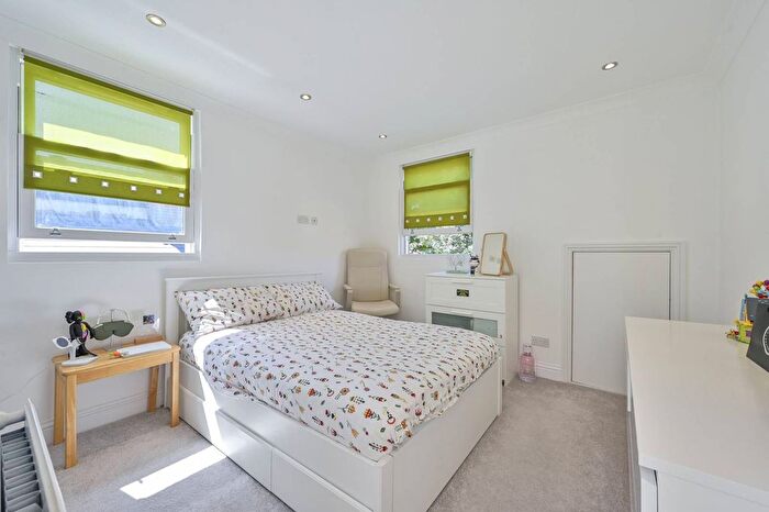 1 Bedroom Maisonette To Rent In Oxford Avenue, Wimbledon, London, SW20