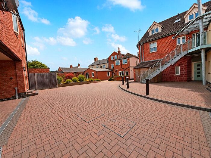 2 Bedroom Flat For Sale In Bridge St. Riverside Apartments, Lincolnshire, LN1
