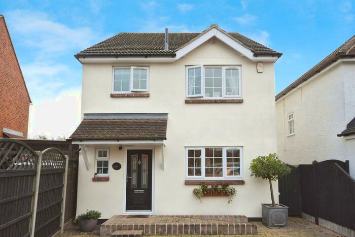 3 Bedroom Detached House For Sale In Rodney Road, Ongar, CM5