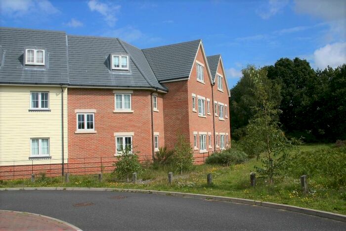 2 Bedroom Flat To Rent In Pine Drive, Ipswich, IP3