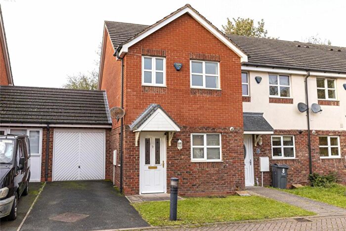 3 Bedroom House To Rent In Astle Drive, Oldbury, West Midlands, B69
