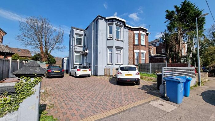 2 Bedroom Apartment To Rent In Victoria Crescent, Eccles, M30