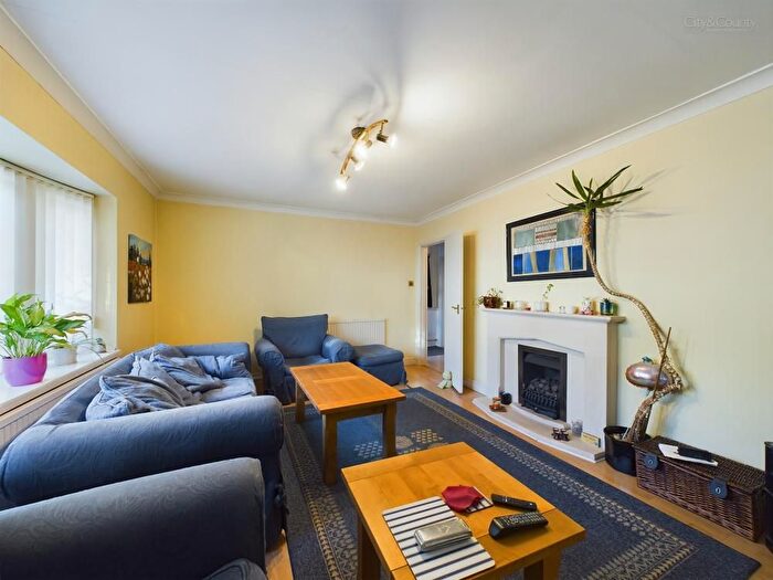 3 Bedroom Detached House For Sale In Hawthorn Bank, Spalding, PE11