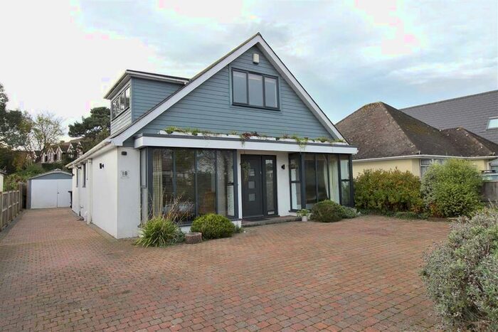 4 Bedroom Chalet To Rent In Raven Way, Mudeford BH23