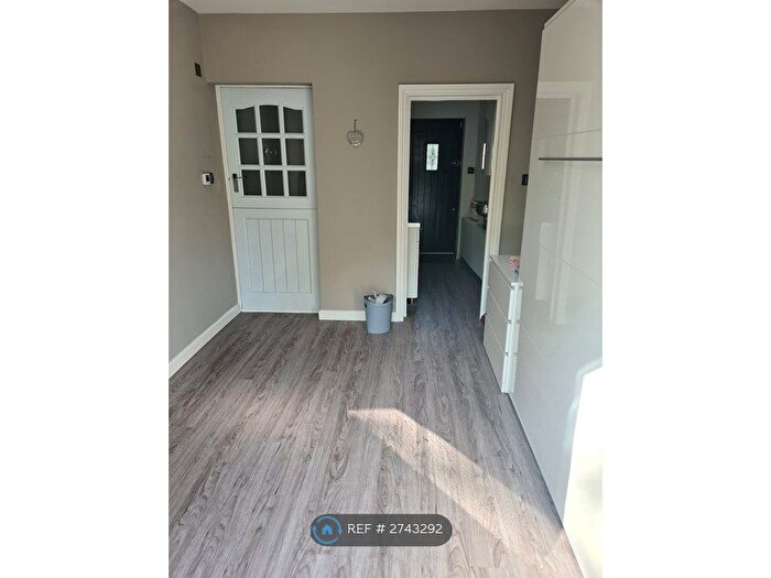 Studio To Rent In Parkfield Way, Bromley, BR2