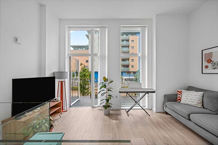 3 Bedroom Terraced House For Sale In Gallions Road, Silvertown, E16