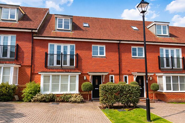 4 Bedroom Town House For Sale In Swallowtail Grove, Frimley, GU16