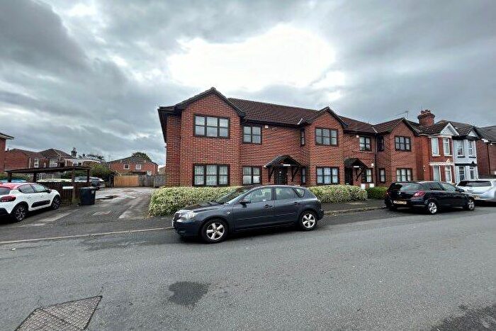 1 Bedroom Flat To Rent In Grove Road, Southampton, SO15