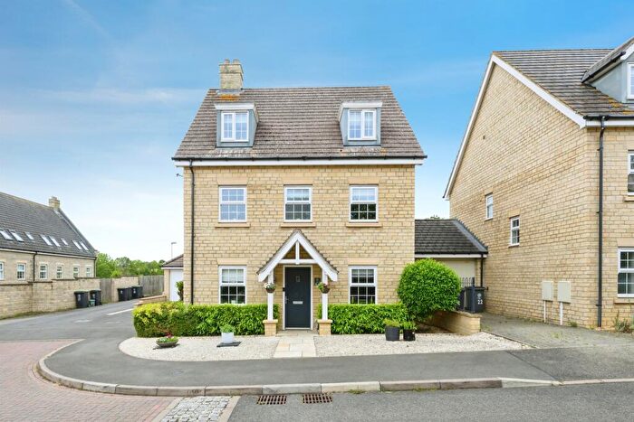 5 Bedroom Detached House For Sale In Lytham Park, Oundle, Peterborough, PE8