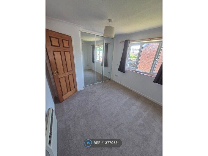 2 Bedroom Flat To Rent In Kingsvale Court, Basingstoke, RG21