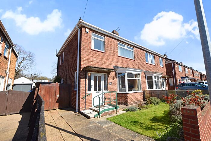 3 Bedroom Semi Detached House For Sale In Westhill Road, Grimsby, DN34