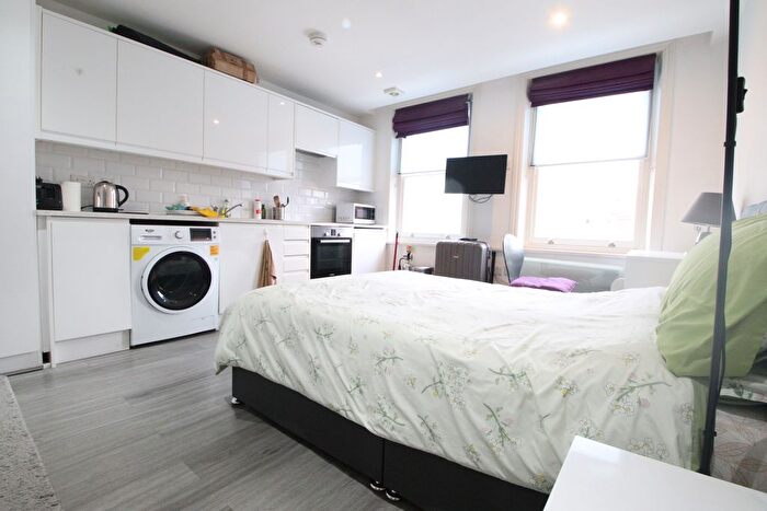 Studio To Rent In Finchley Road, London, NW3