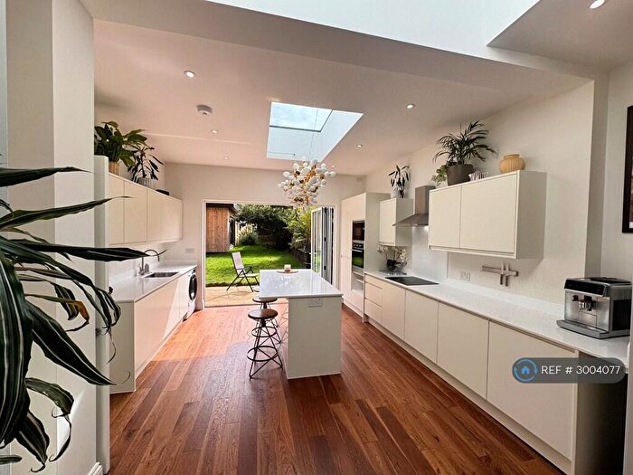 4 Bedroom Flat To Rent In Marlow Road, London, SE20