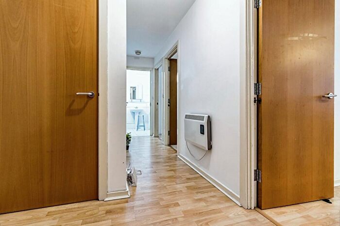 2 Bedroom Apartment To Rent In City Road East, Manchester, Greater Manchester, M15