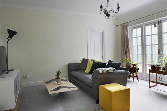 1 Bedroom Flat To Rent In Lansdowne Place, Hove, BN3