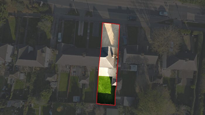 2 Bedroom Semi-Detached House For Sale In Cardington Road, Bedford, MK42