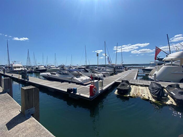 1 Bedroom Flat For Sale In Dolphin Quays, The Quay, Poole, BH15