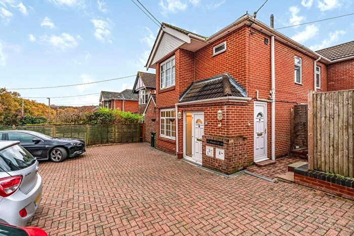 2 Bedroom Flat To Rent In Kanes Hill, Southampton, Hampshire, SO19