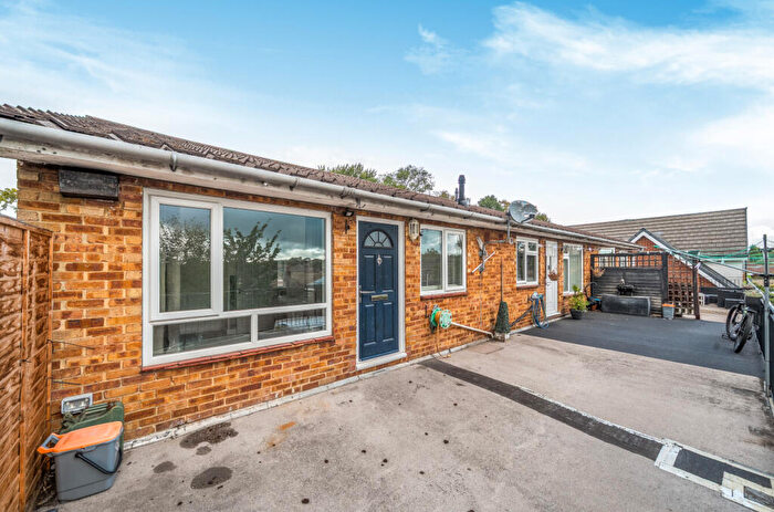 2 Bedroom Flat To Rent In Barnes Lane, Sarisbury Green, Southampton, Hampshire, SO31