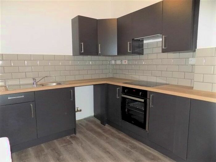 1 Bedroom Flat To Rent In Flat 3, Commercial Street, Abertillery. NP13