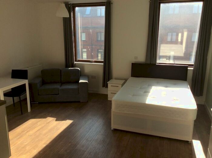 Studio To Rent In Moorfields, L2