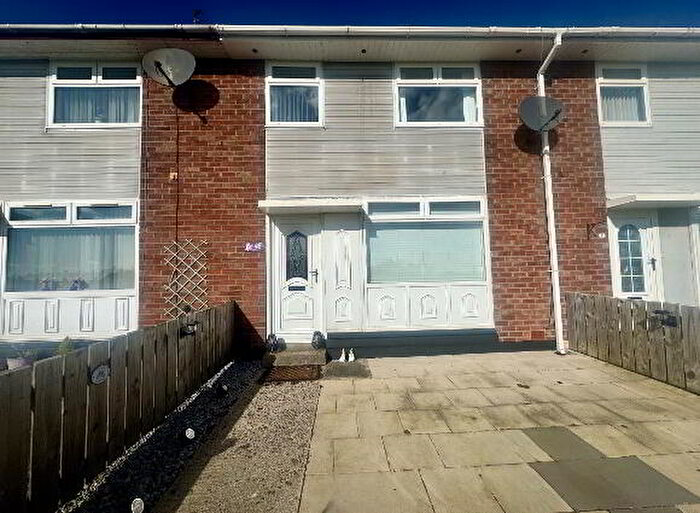 3 Bedroom Mid Terraced House For Sale In Carnroe Drive, Carrickfergus, BT38