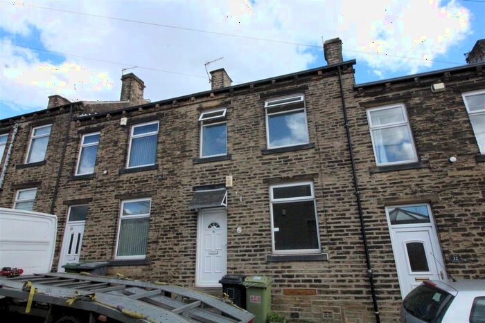2 Bedroom Terraced House To Rent In Westcliffe Road, Cleckheaton, BD19