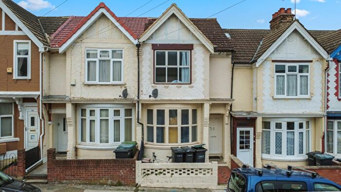3 Bedroom Terraced House For Sale In Pier Rd, Northfleet, Gravesend, DA11