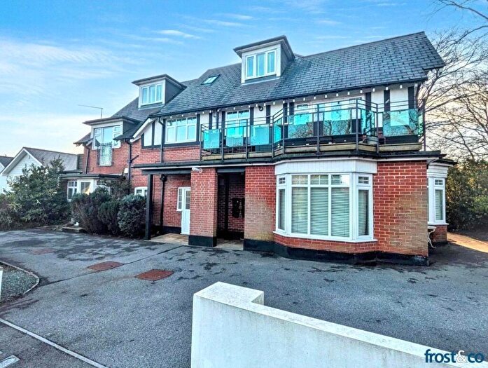 2 Bedroom Apartment For Sale In Sandecotes Road, Lower Parkstone, Poole, Dorset, BH14