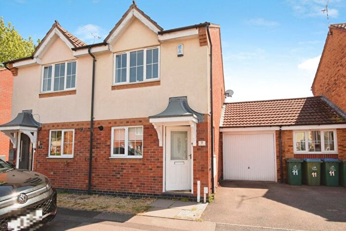 2 Bedroom Semi Detached House For Sale In Moore Close, Longford, Coventry, West Midlands, CV6