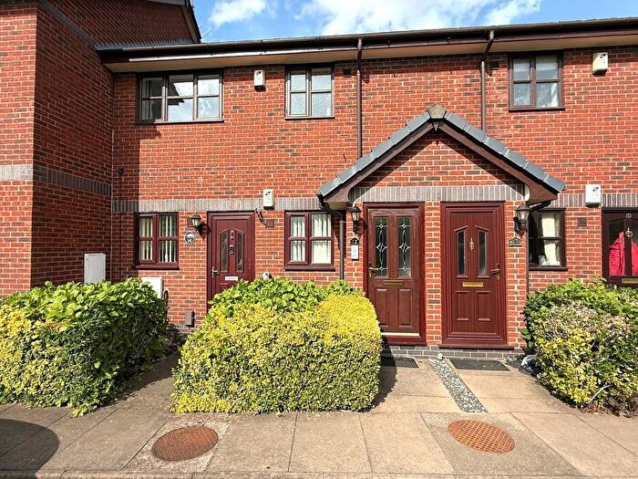 1 Bedroom Flat To Rent In Badgers Brow, Bucknall Road, Stoke-On-Trent, ST1