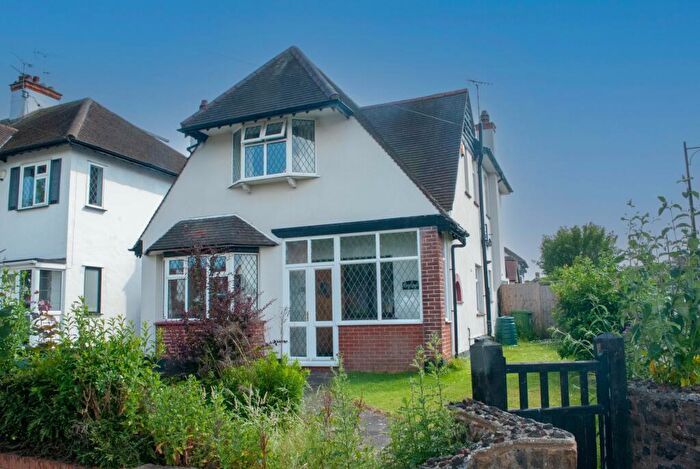 3 Bedroom Detached House To Rent In Bridgwater Drive, Westcliff-on-Sea, SS0