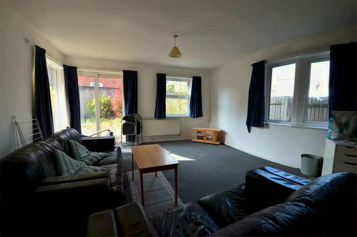 4 Bedroom Flat To Rent In St. Stephens Road Selly Oak, B29