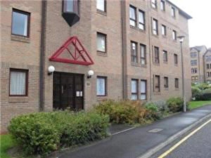 2 Bedroom Flat To Rent In Parkside Terrace, Newington, Edinburgh, EH16