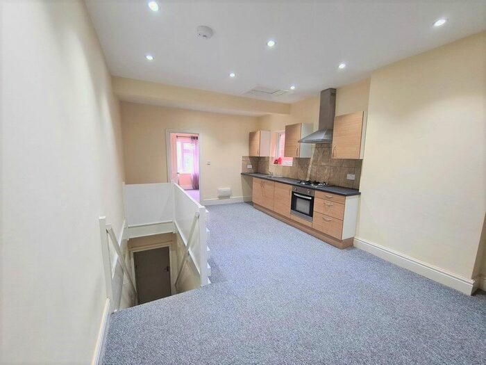 2 Bedroom Flat To Rent In Trinity Lane, Hinckley, LE10