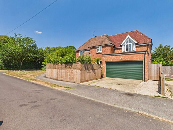 4 Bedroom Semi-Detached House For Sale In Meadow Way, Hyde Heath, Amersham, Buckinghamshire, HP6