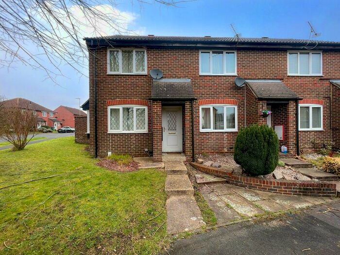 2 Bedroom End Of Terrace House To Rent In The Hurdles, Fareham, PO14