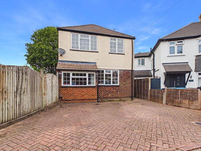 3 Bedroom Detached House For Sale In Bourne Lane, Caterham, CR3