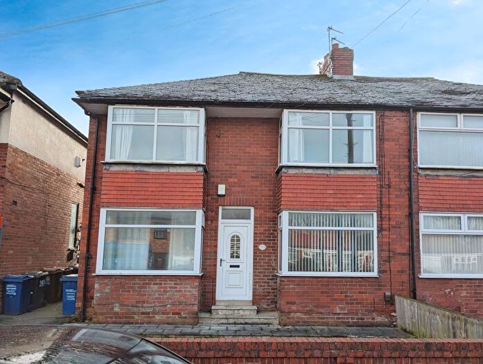 2 Bedroom Flat For Sale In Silver Lonnen, Fenham, Newcastle Upon Tyne, NE5