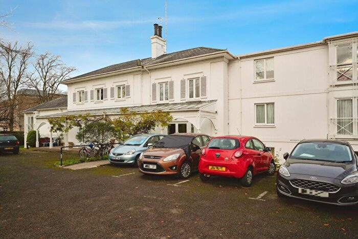 1 Bedroom Apartment For Sale In Regency Gardens, Cheltenham, GL53