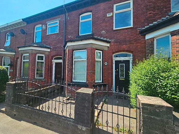 3 Bedroom Terraced House To Rent In Manchester Road, Rochdale, OL11