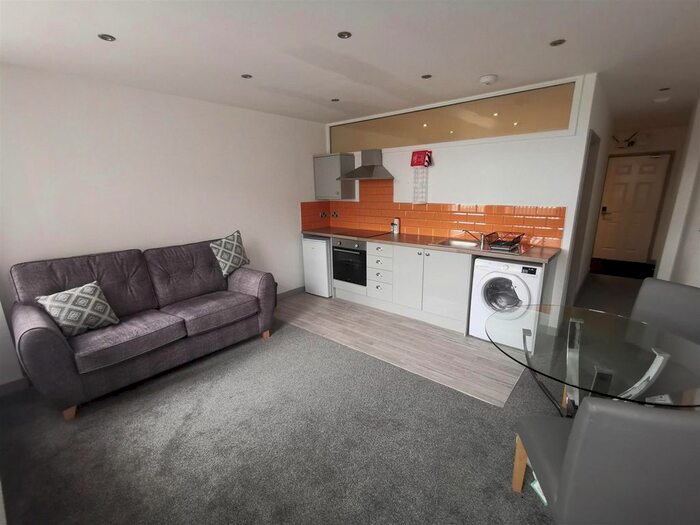 1 Bedroom Flat To Rent In St Peters House, Princes Street, Doncaster, DN1