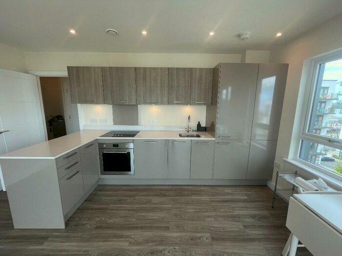 2 Bedroom Flat To Rent In Maritime House, Ocean Drive, Gillingham, Kent, ME7